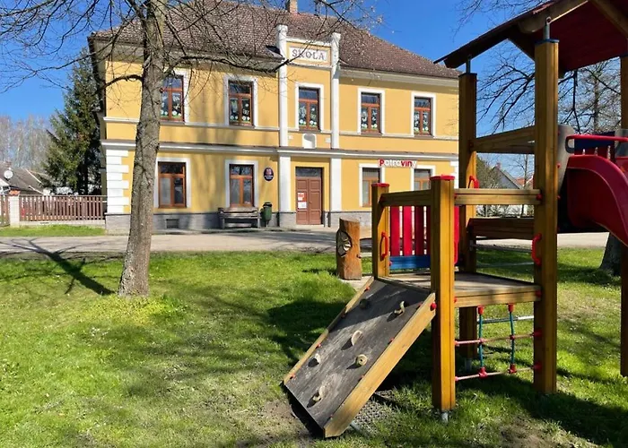Chalupa Sviny Ferienhaus *